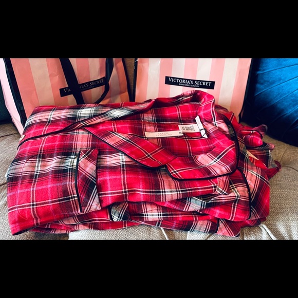 Victoria Secret romper - Picture 3 of 5